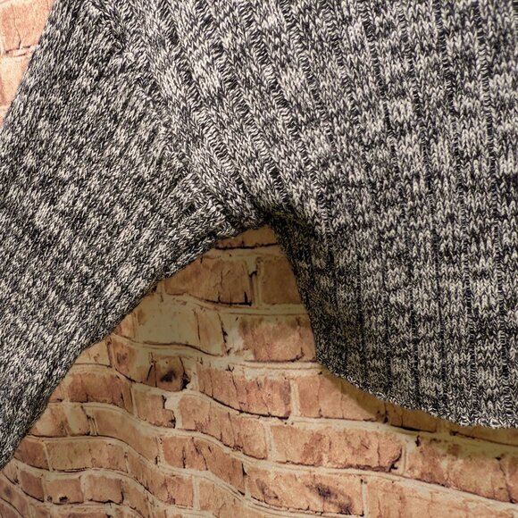 Forever 21 Sweater Cropped Turtleneck Long Sleeve Black/White Size Medium - Picture 6 of 11